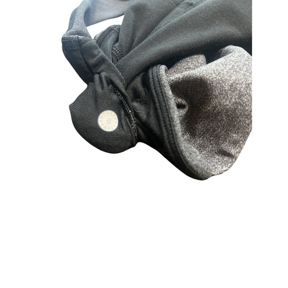 Lululemon Back In Action Bra Heathered Black, Skull & Bones, Size 6 - Picture 4 of 5